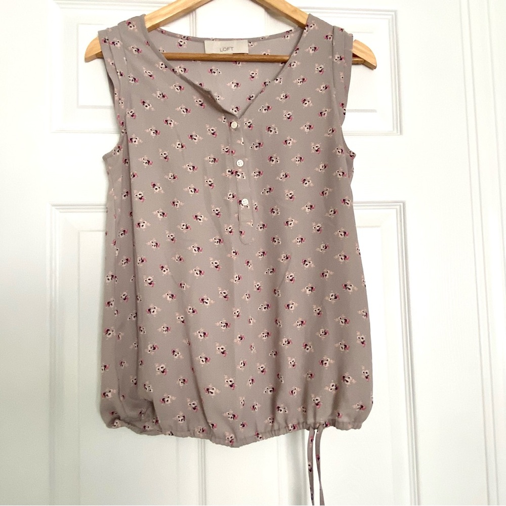 🔹3/$15🔹 Sleeveless floral print LOFT top